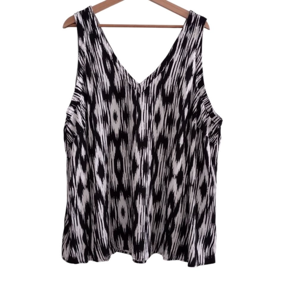 Torrid Challis Stitch Detail Tank Top Ikat Print NWT